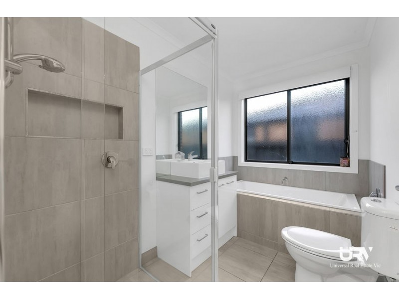 1 Dampiera Avenue, Wallan VIC 3756