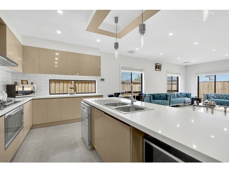 9 Janoli Street, Mickleham VIC 3064