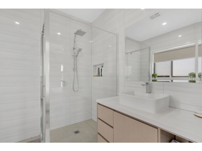 9 Janoli Street, Mickleham VIC 3064