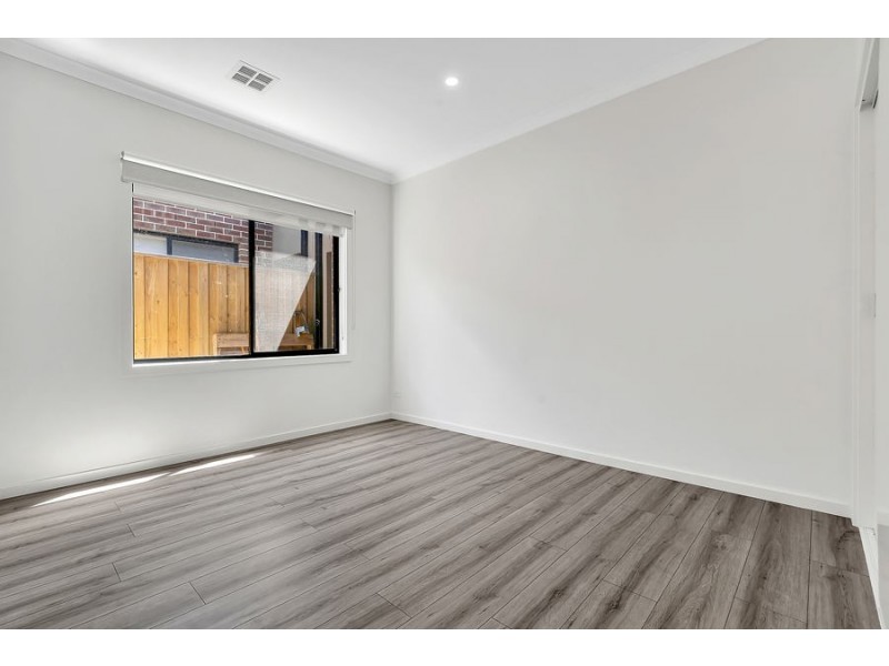9 Janoli Street, Mickleham VIC 3064