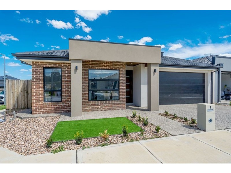 9 Janoli Street, Mickleham VIC 3064