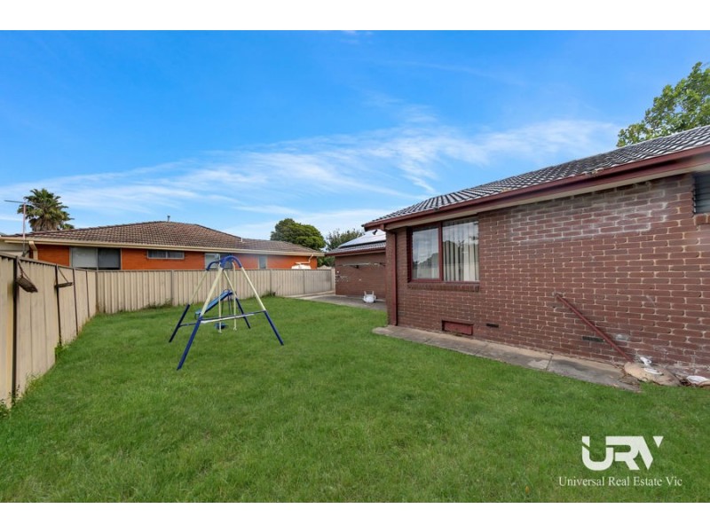 10 Kingswood Drive, Craigieburn VIC 3064