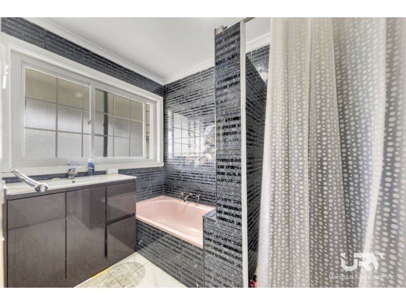 57 Hanson Rd, Craigieburn VIC 3064