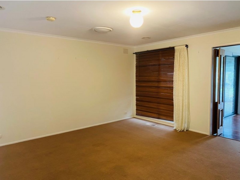 12 Bainbridge Close, Craigieburn VIC 3064