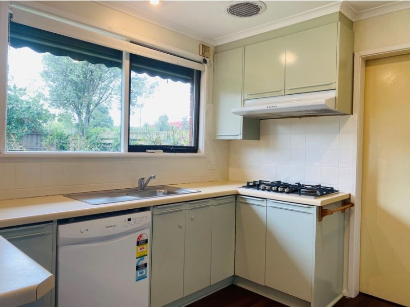 12 Bainbridge Close, Craigieburn VIC 3064
