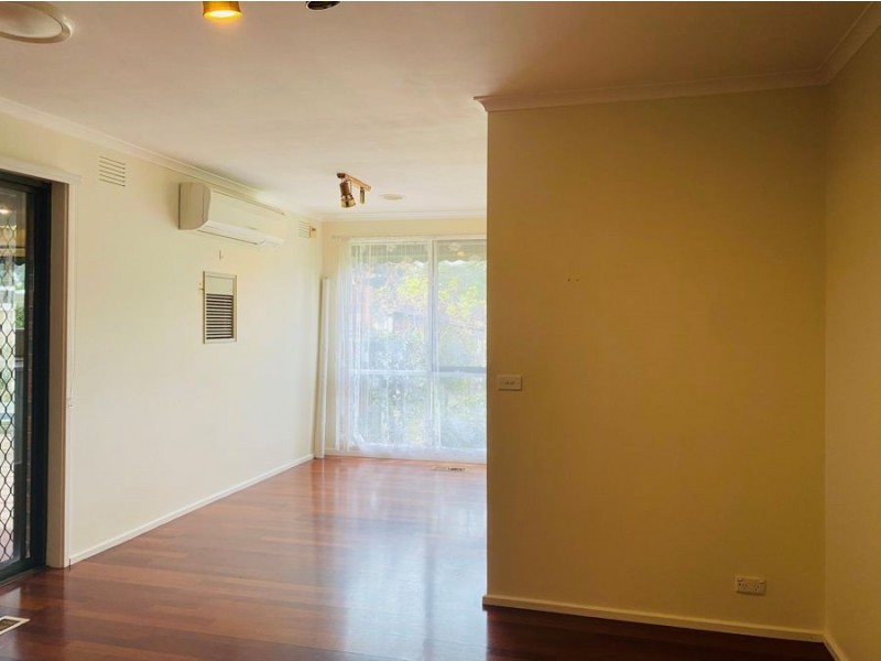 12 Bainbridge Close, Craigieburn VIC 3064