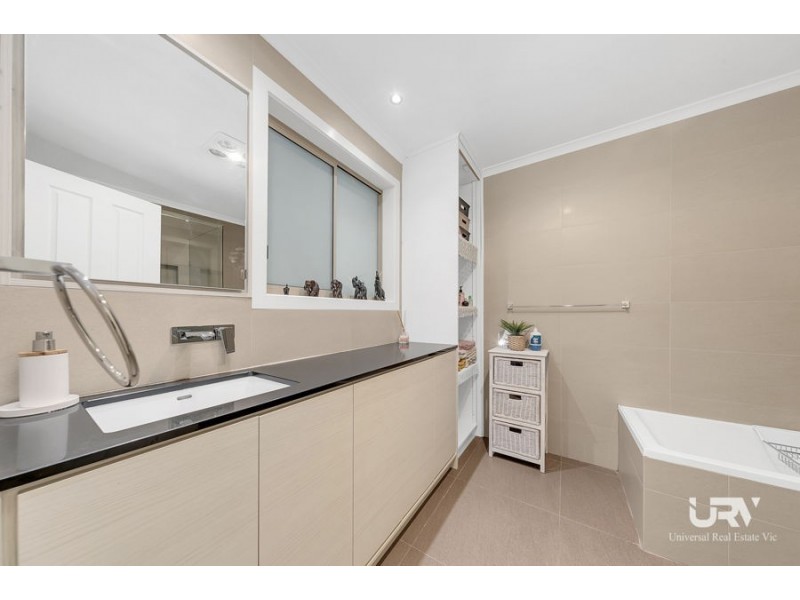 14 Commonwealth Court, Craigieburn VIC 3064