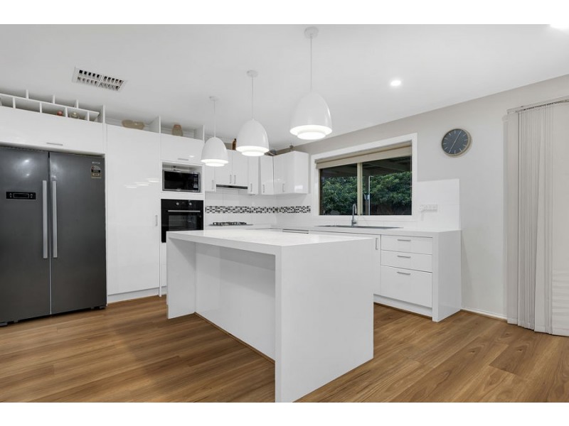 4 Padstowe Court, Craigieburn VIC 3064