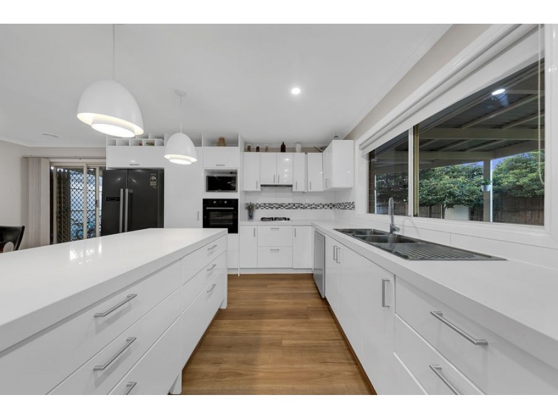 4 Padstowe Court, Craigieburn VIC 3064