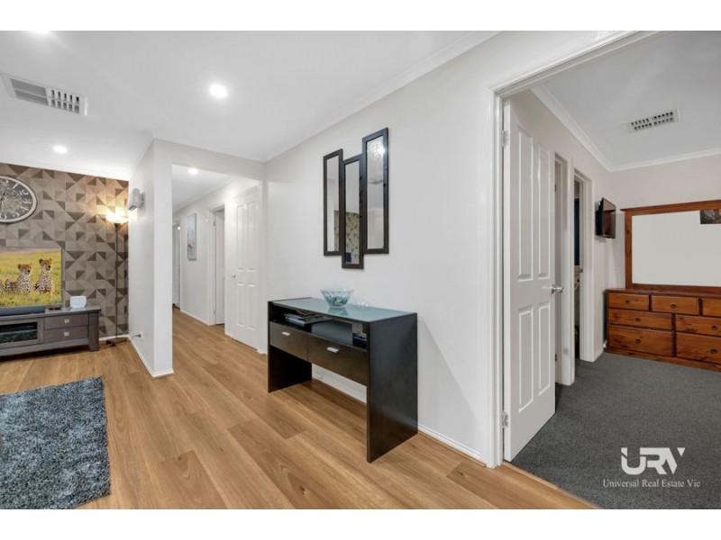 4 Padstowe Court, Craigieburn VIC 3064