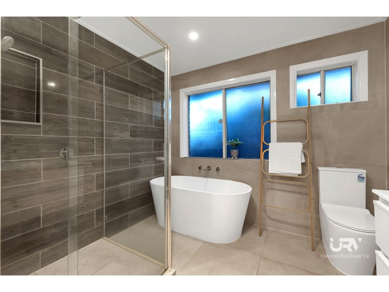 4 Padstowe Court, Craigieburn VIC 3064