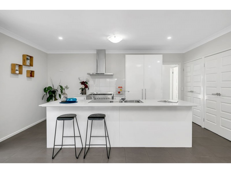 13 Eveline Street, Craigieburn VIC 3064