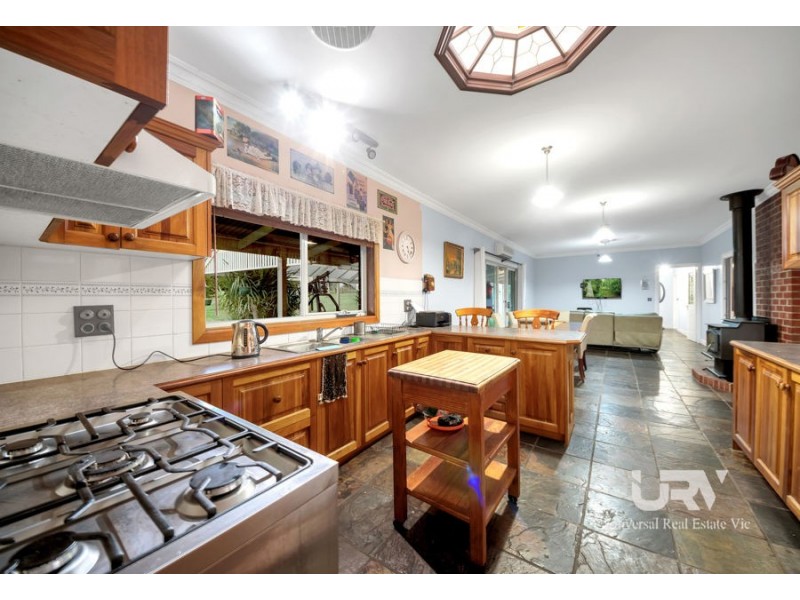 9 Roditis Avenue, Broadford VIC 3658