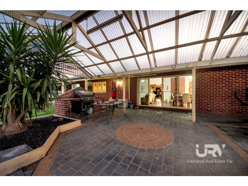 9 Roditis Avenue, Broadford VIC 3658