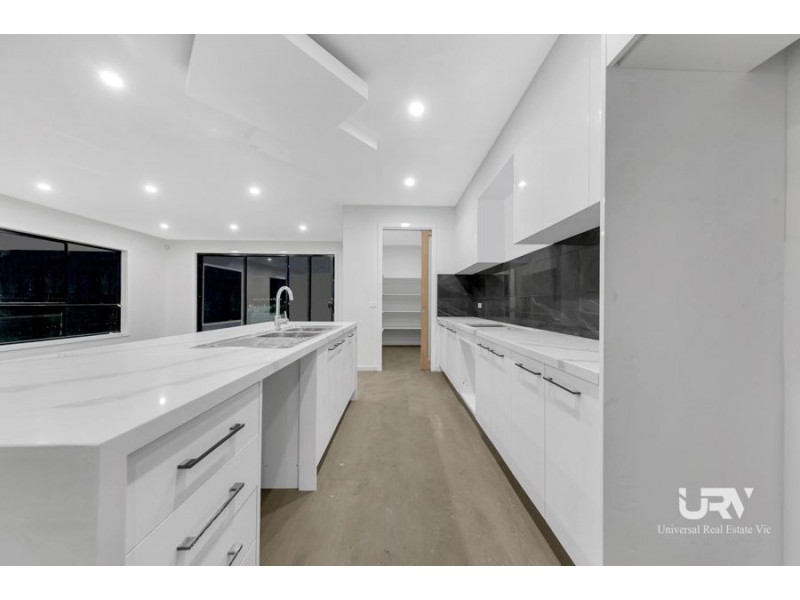 16 Pronto Drive, Kalkallo VIC 3064