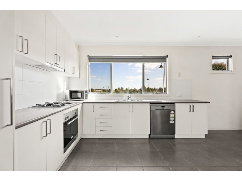 4/2 Marathon Boulevard, Craigieburn VIC 3064