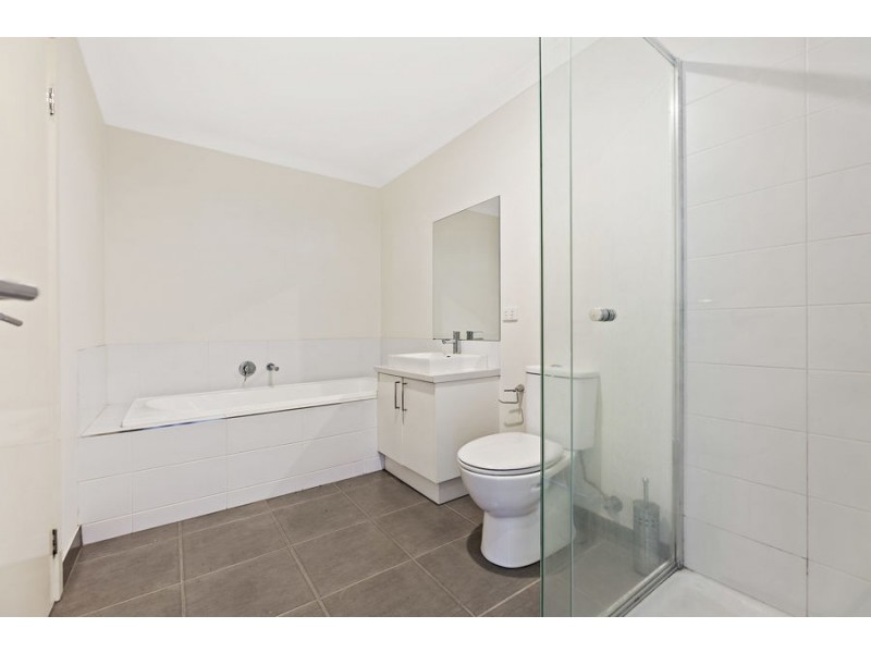4/2 Marathon Boulevard, Craigieburn VIC 3064