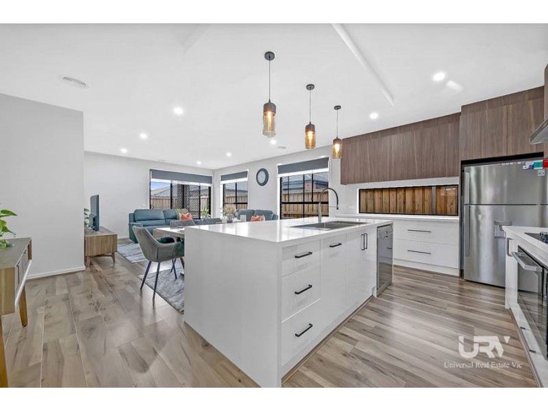 4 Pollen Place, Donnybrook VIC 3064