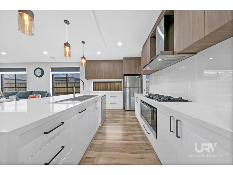 4 Pollen Place, Donnybrook VIC 3064