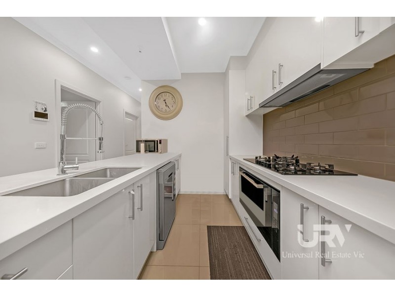 13 botwood street, Mickleham VIC 3064