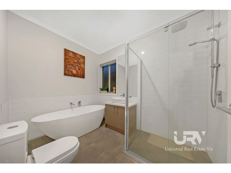 13 botwood street, Mickleham VIC 3064