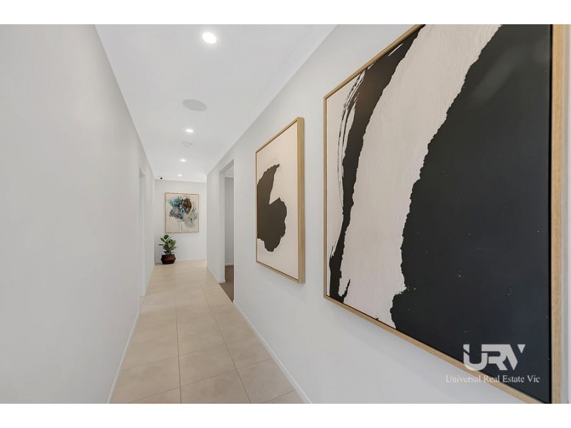 75 Whitfield Cres, Craigieburn VIC 3064