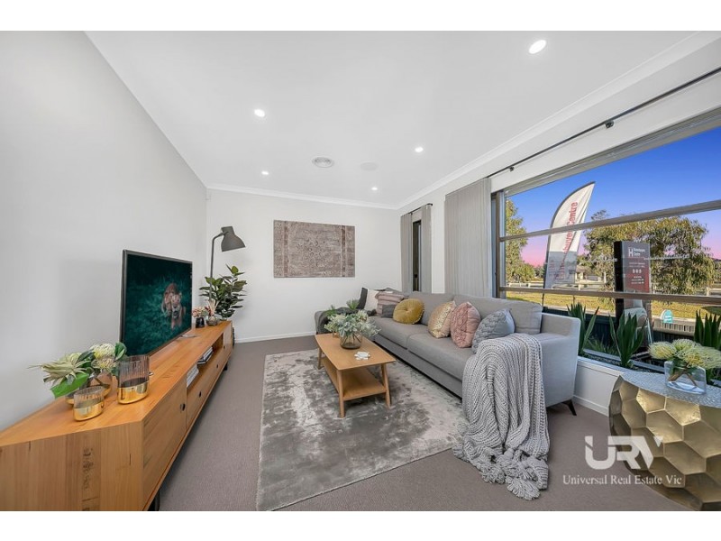 75 Whitfield Cres, Craigieburn VIC 3064