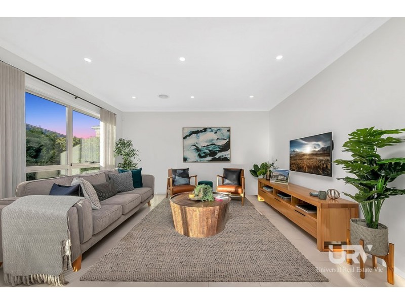 75 Whitfield Cres, Craigieburn VIC 3064