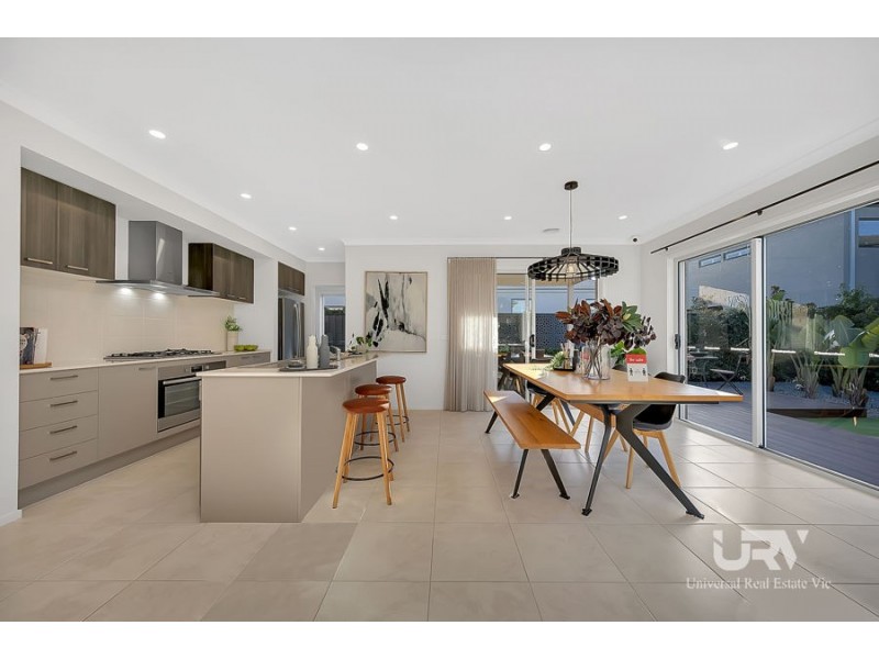 75 Whitfield Cres, Craigieburn VIC 3064