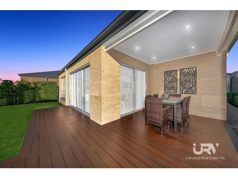 75 Whitfield Cres, Craigieburn VIC 3064