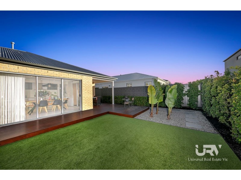 75 Whitfield Cres, Craigieburn VIC 3064