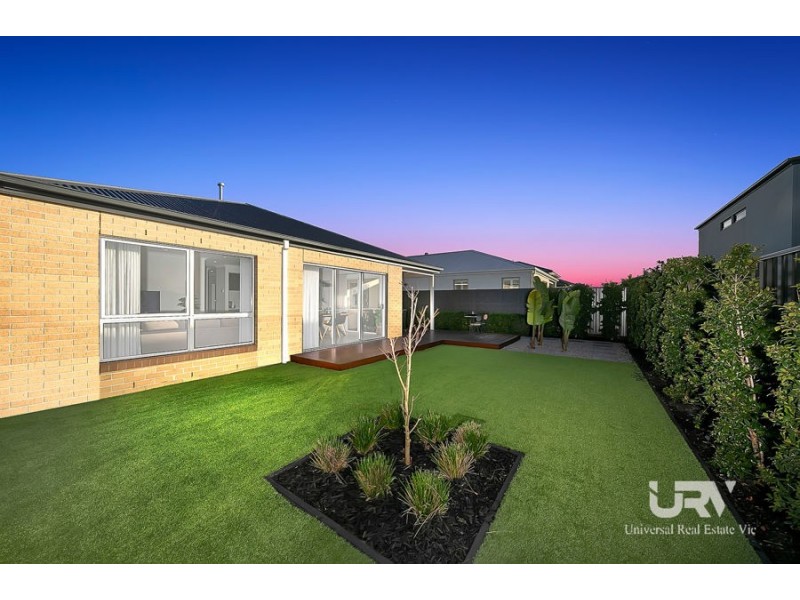 75 Whitfield Cres, Craigieburn VIC 3064