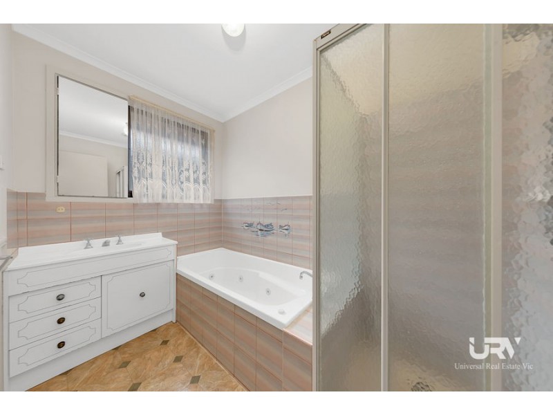 1 Bowes Place, Craigieburn VIC 3064