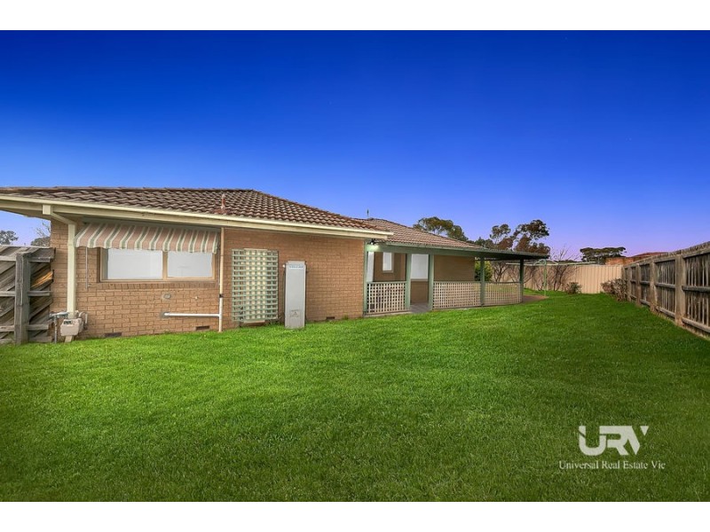 17 Carlisle St, Craigieburn VIC 3064