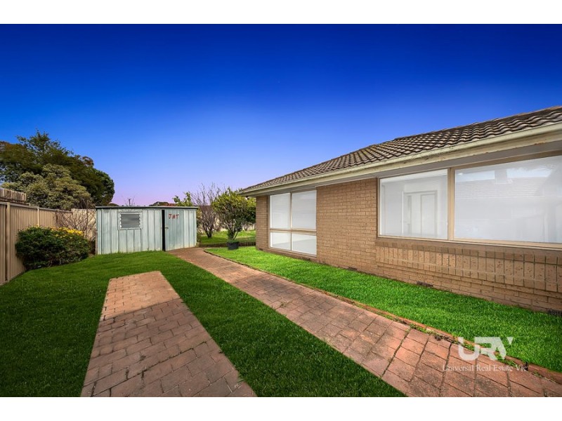 17 Carlisle St, Craigieburn VIC 3064