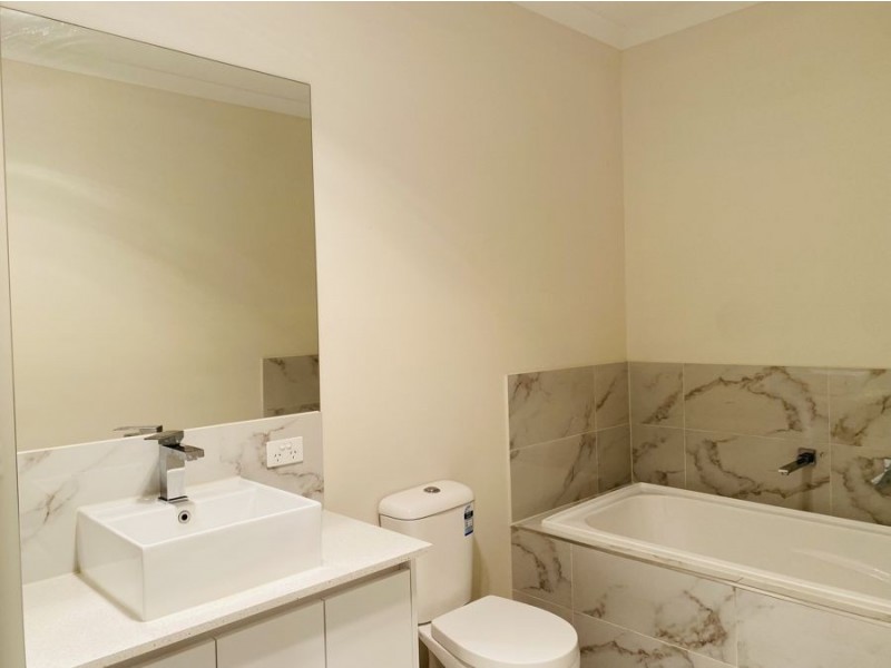 2 Fame Way, Craigieburn VIC 3064