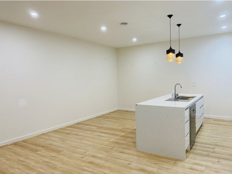 2 Fame Way, Craigieburn VIC 3064