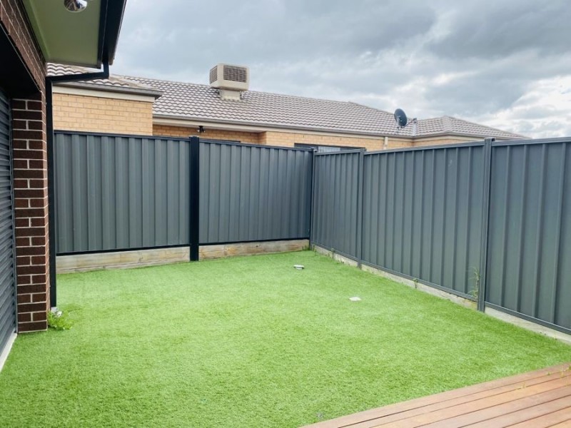 2 Fame Way, Craigieburn VIC 3064