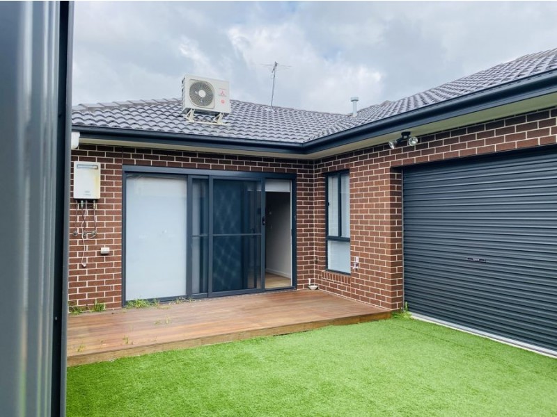 2 Fame Way, Craigieburn VIC 3064