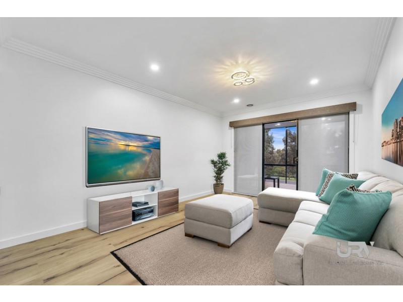 17 Conservation Dr, Craigieburn VIC 3064