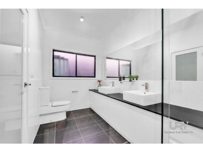 17 Conservation Dr, Craigieburn VIC 3064