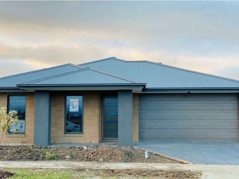 67 Ginger Crescent, Mickleham VIC 3064