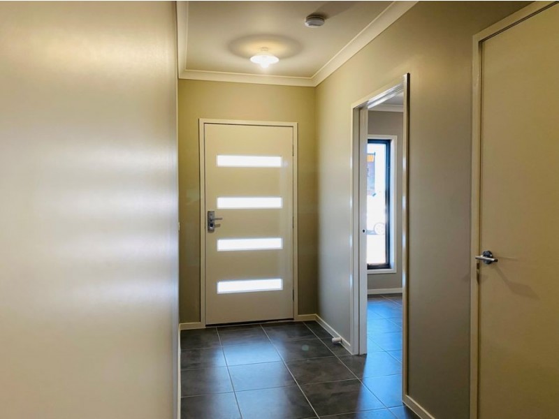 67 Ginger Crescent, Mickleham VIC 3064