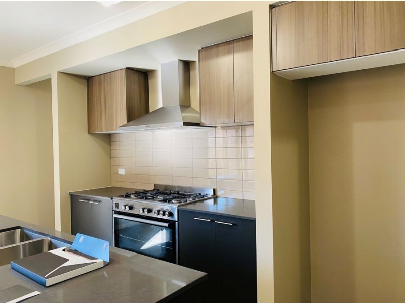 67 Ginger Crescent, Mickleham VIC 3064