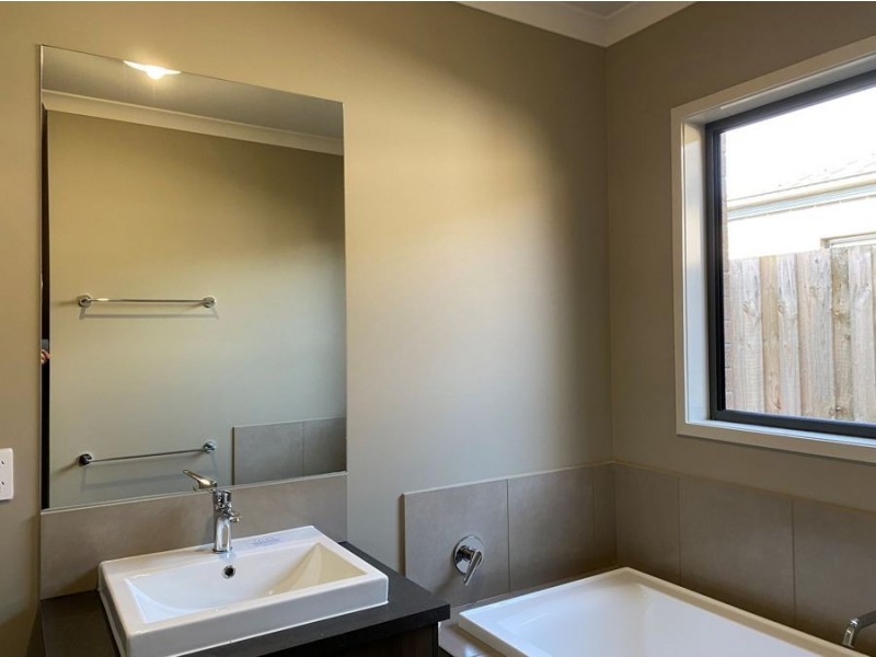 67 Ginger Crescent, Mickleham VIC 3064