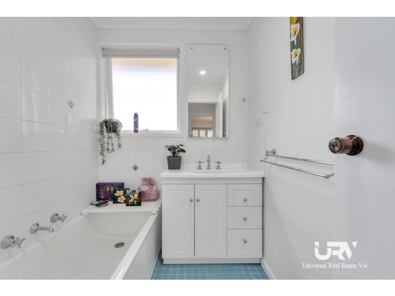 9 Clovelly Drive, Craigieburn VIC 3064