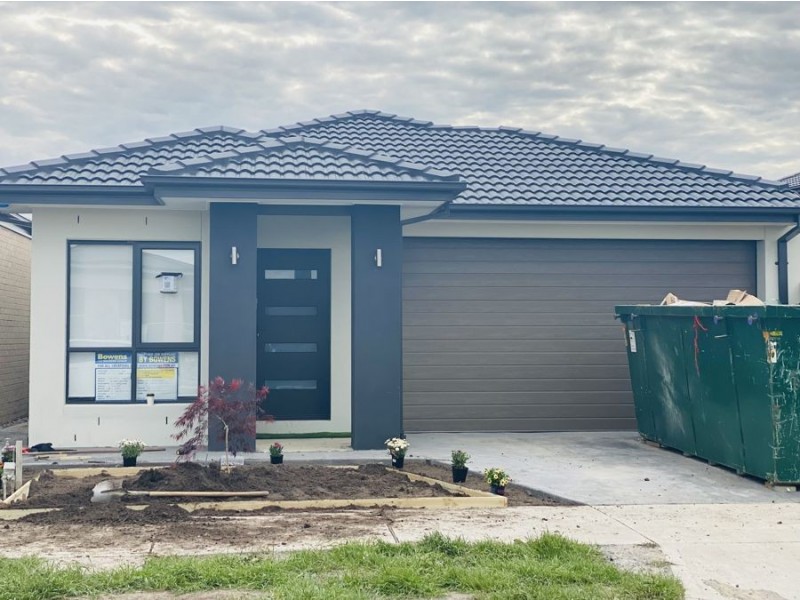 4 Daisy Drive, Donnybrook VIC 3064