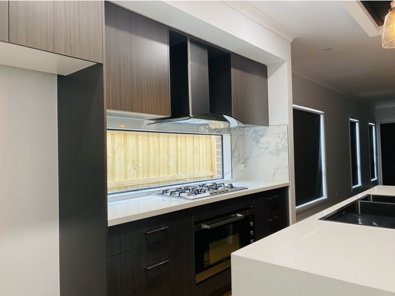 4 Daisy Drive, Donnybrook VIC 3064