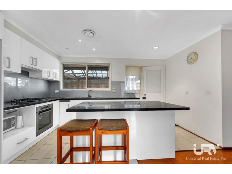 10 Kingswood Drive, Craigieburn VIC 3064