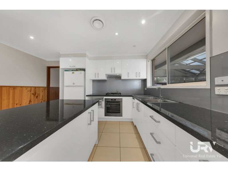 10 Kingswood Drive, Craigieburn VIC 3064